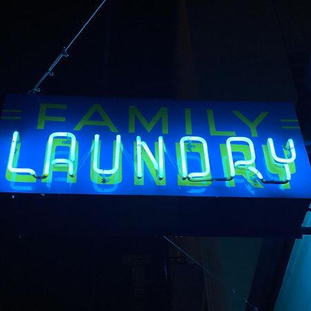 Family Laundry & Spa Сакраменто Экстерьер фото