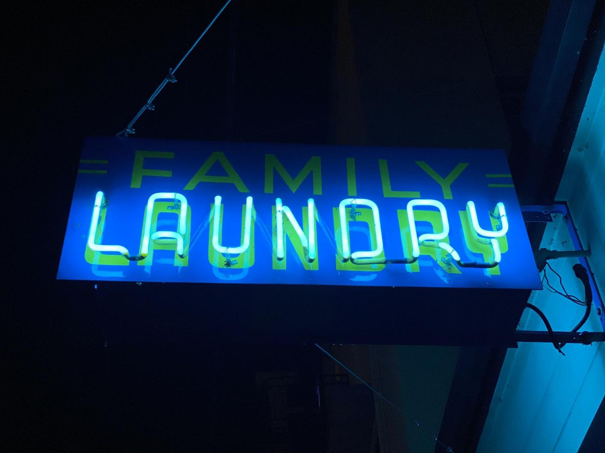 Family Laundry & Spa Сакраменто Экстерьер фото